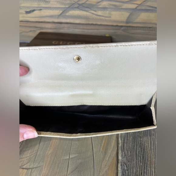 W015. Gucci Princy GG Signature Continental Wallet - Picture 7 of 11